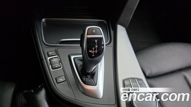 BMW 3-Series 2018 — photo 9