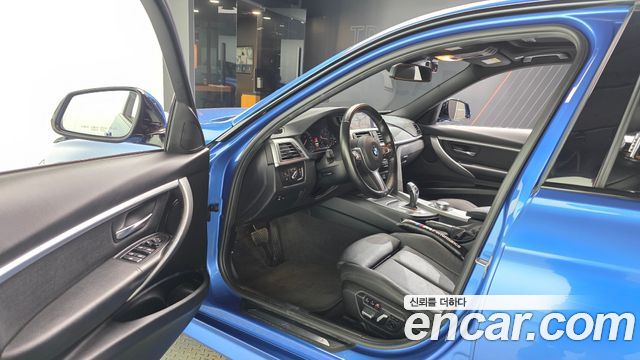 BMW 3-Series 2018 — photo 10