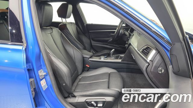 BMW 3-Series 2018 — photo 11