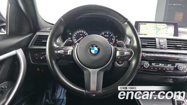 BMW 3-Series 2018 — photo 13