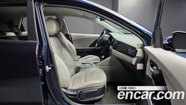 Kia Niro 2018 — photo 12