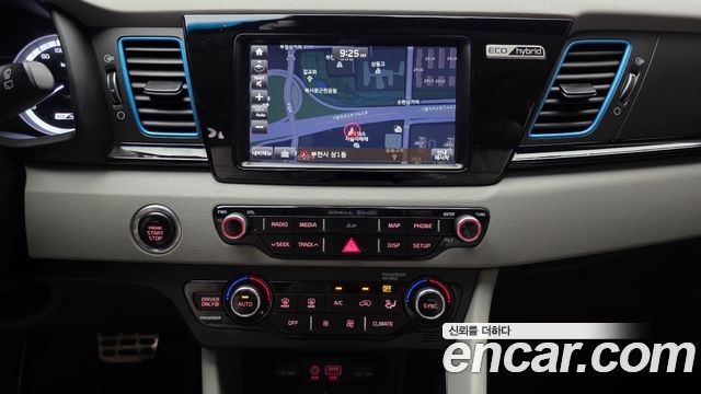 Kia Niro 2018 — photo 15