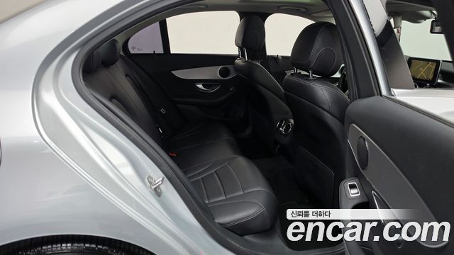 Mercedes-Benz C-Class 2016 — photo 12
