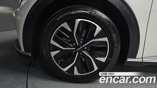 Kia EV6 2023 — photo 4