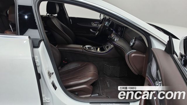 Mercedes-Benz CLS-Class 2019 — photo 16