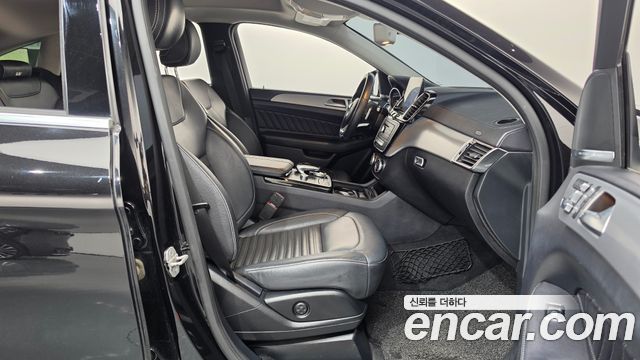 Mercedes-Benz GLE-Class 2018 — photo 11