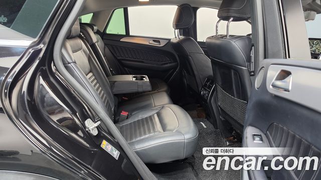 Mercedes-Benz GLE-Class 2018 — photo 12