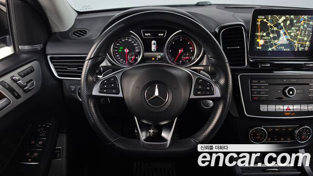 Mercedes-Benz GLE-Class 2018 — photo 13