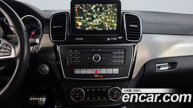 Mercedes-Benz GLE-Class 2018 — photo 14
