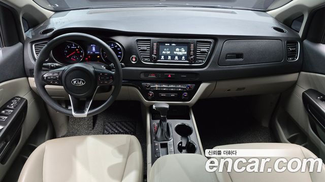 Kia Canival 2019 — photo 10