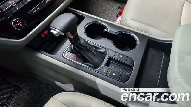 Kia Canival 2019 — photo 12