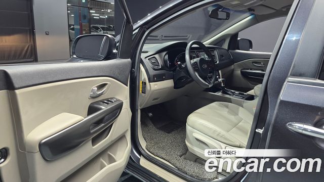 Kia Canival 2019 — photo 13