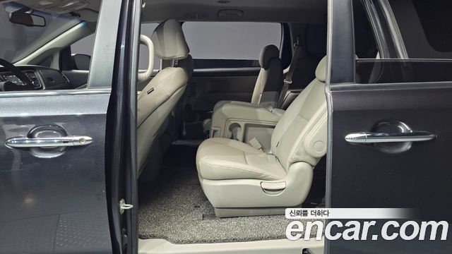 Kia Canival 2019 — photo 18