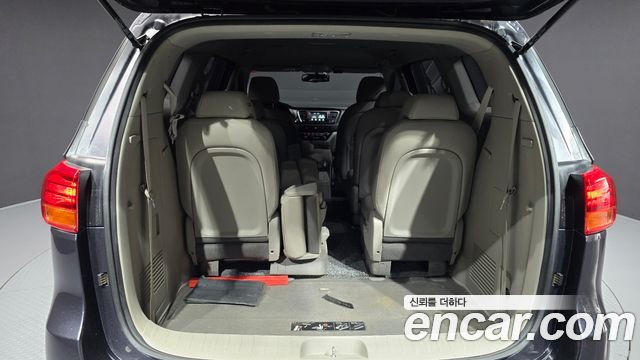 Kia Canival 2019 — photo 30