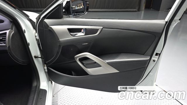 Hyundai Veloster 2012 — photo 14