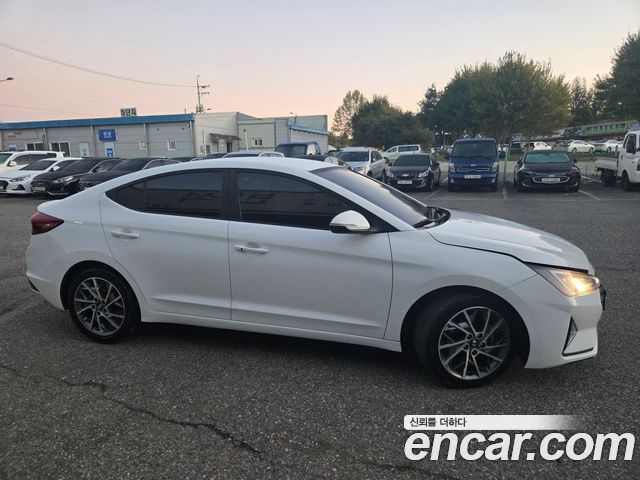 Hyundai AVANTE 2019 — photo 2