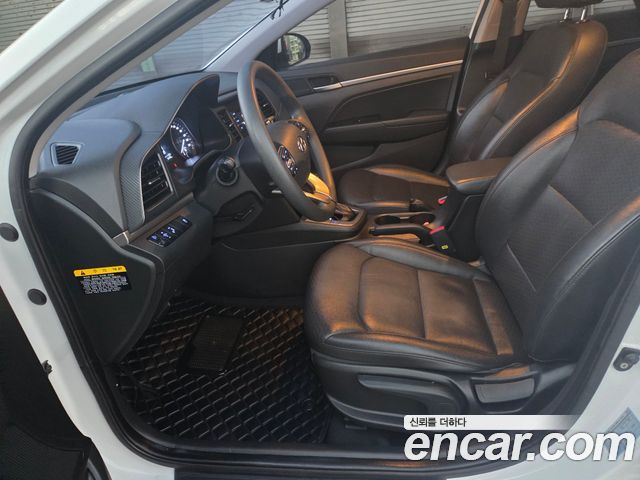 Hyundai AVANTE 2019 — photo 8