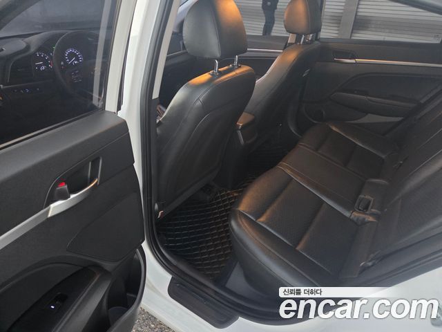 Hyundai AVANTE 2019 — photo 9