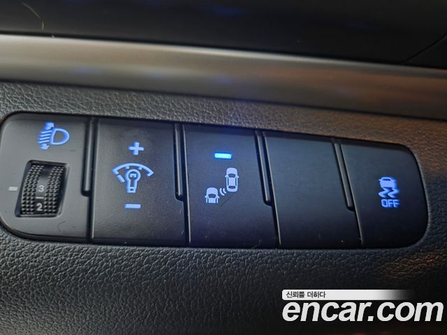Hyundai AVANTE 2019 — photo 12