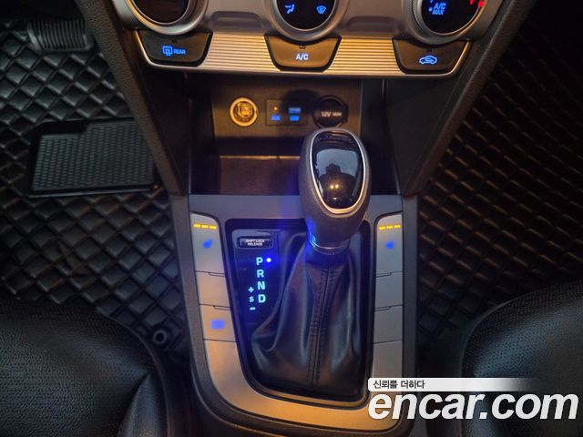Hyundai AVANTE 2019 — photo 15