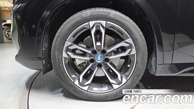 BMW iX1 2024 — photo 5