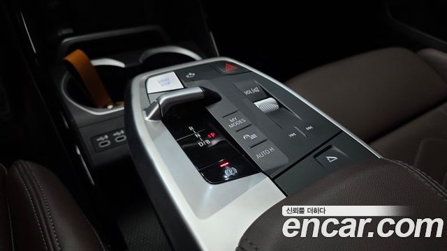 BMW iX1 2024 — photo 12