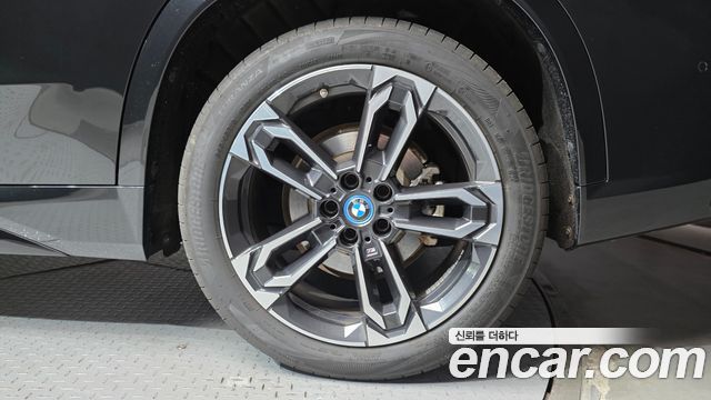 BMW iX1 2024 — photo 7