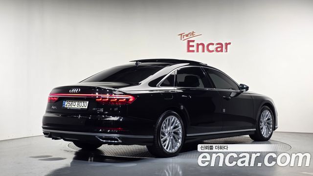 Audi A8 2021 — photo 2