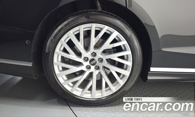 Audi A8 2021 — photo 5