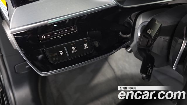 Audi A8 2021 — photo 26