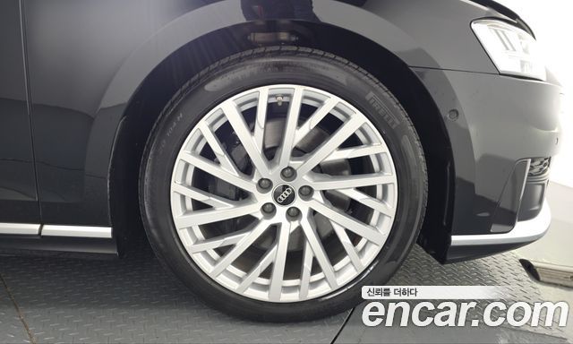 Audi A8 2021 — photo 7