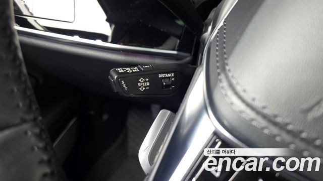 Audi A8 2021 — photo 29