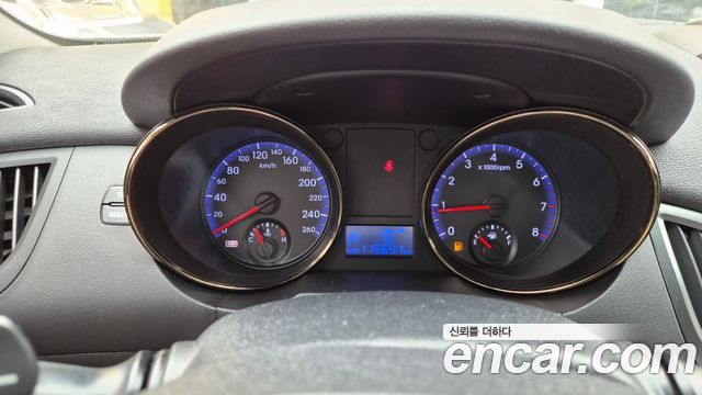 Hyundai Genesis 2011 — photo 16