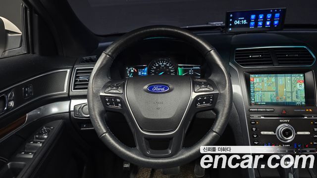Ford Explorer 2017 — photo 13
