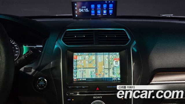 Ford Explorer 2017 — photo 15