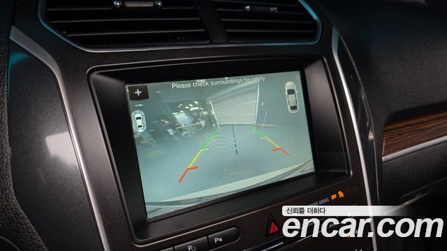 Ford Explorer 2017 — photo 16