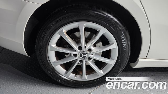 Mercedes-Benz A-Class 2020 — photo 5