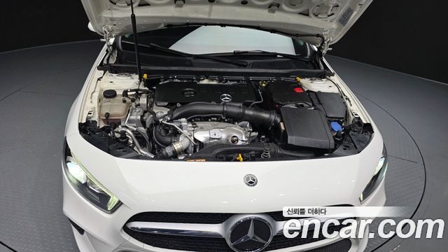 Mercedes-Benz A-Class 2020 — photo 6
