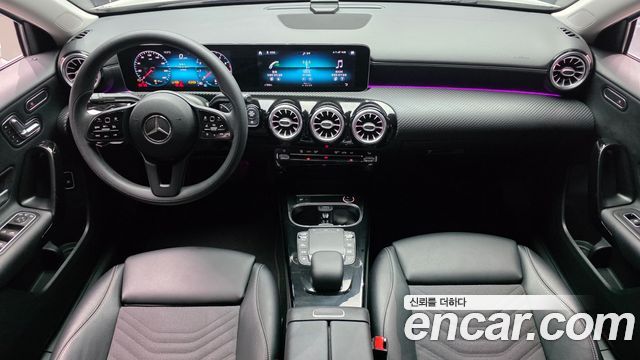 Mercedes-Benz A-Class 2020 — photo 10