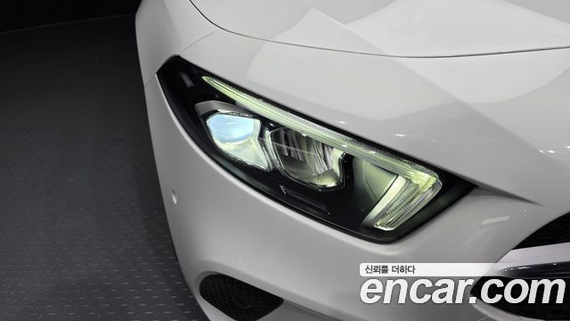Mercedes-Benz A-Class 2020 — photo 8