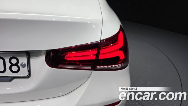Mercedes-Benz A-Class 2020 — photo 9