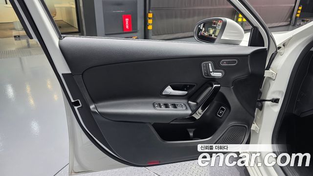 Mercedes-Benz A-Class 2020 — photo 14