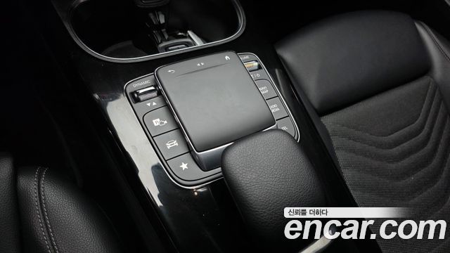 Mercedes-Benz A-Class 2020 — photo 28