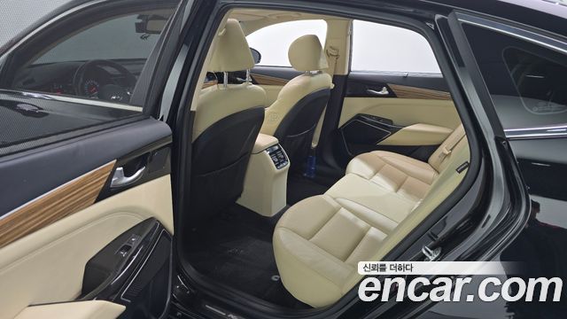 Kia K7 2016 — photo 12
