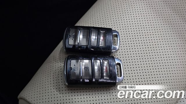 Kia K7 2016 — photo 17