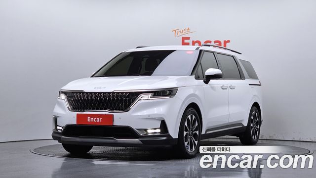Kia Canival 2023 — photo 1