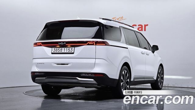 Kia Canival 2023 — photo 2