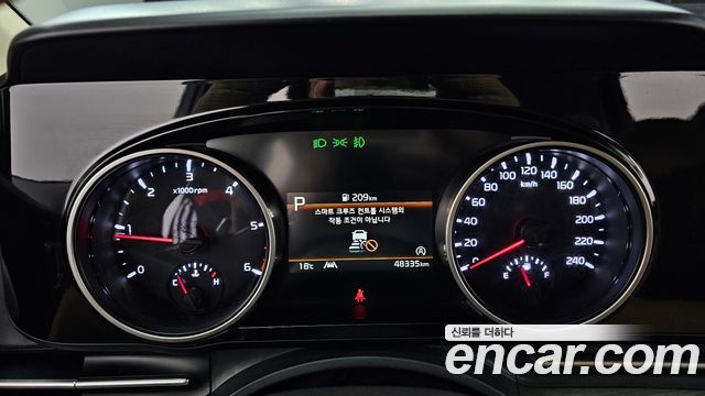 Kia Canival 2023 — photo 8
