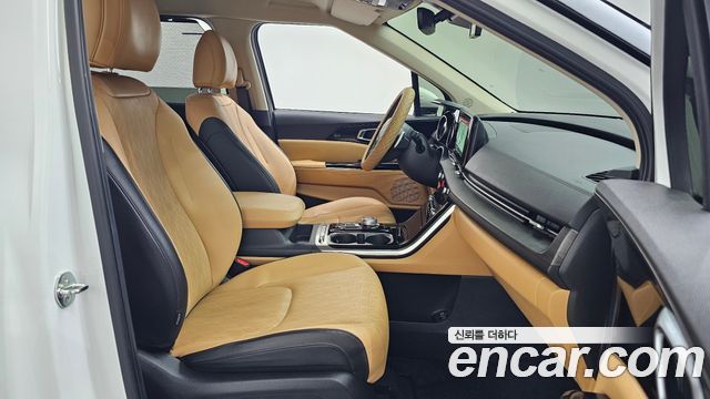 Kia Canival 2023 — photo 11