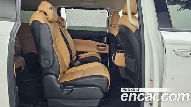 Kia Canival 2023 — photo 12